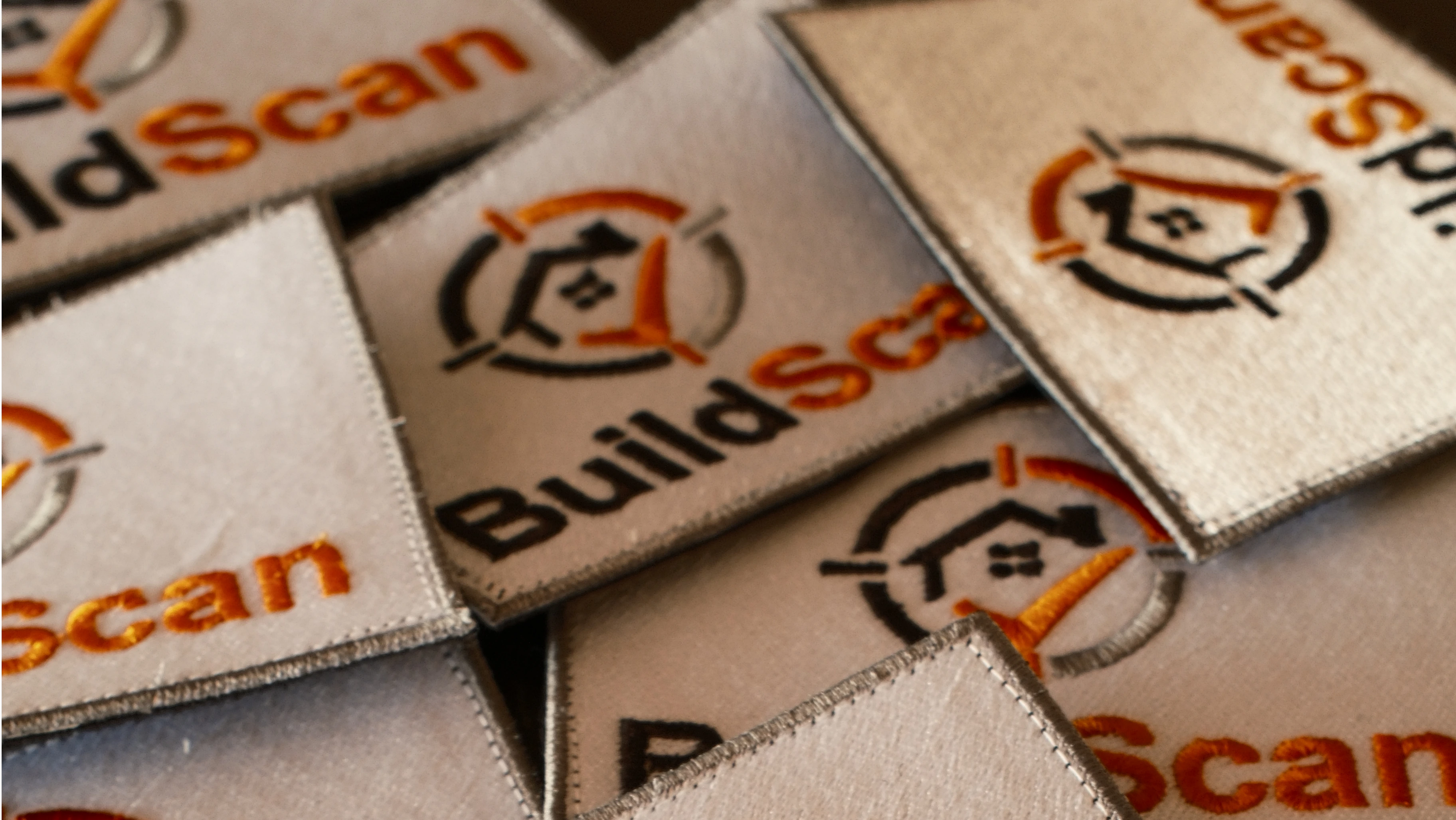 Cămăși de lucru personalizate cu broderie și patch-uri Velcro: proiect BuildScan